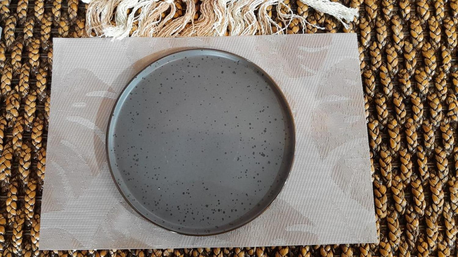 Set de 6 Individuales Beige Lavable  Negro con Lineas Doradas