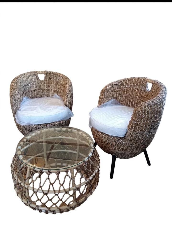 Juego de Terraza Capri Rattan Con Fibra Natural Hoja de Plátano.