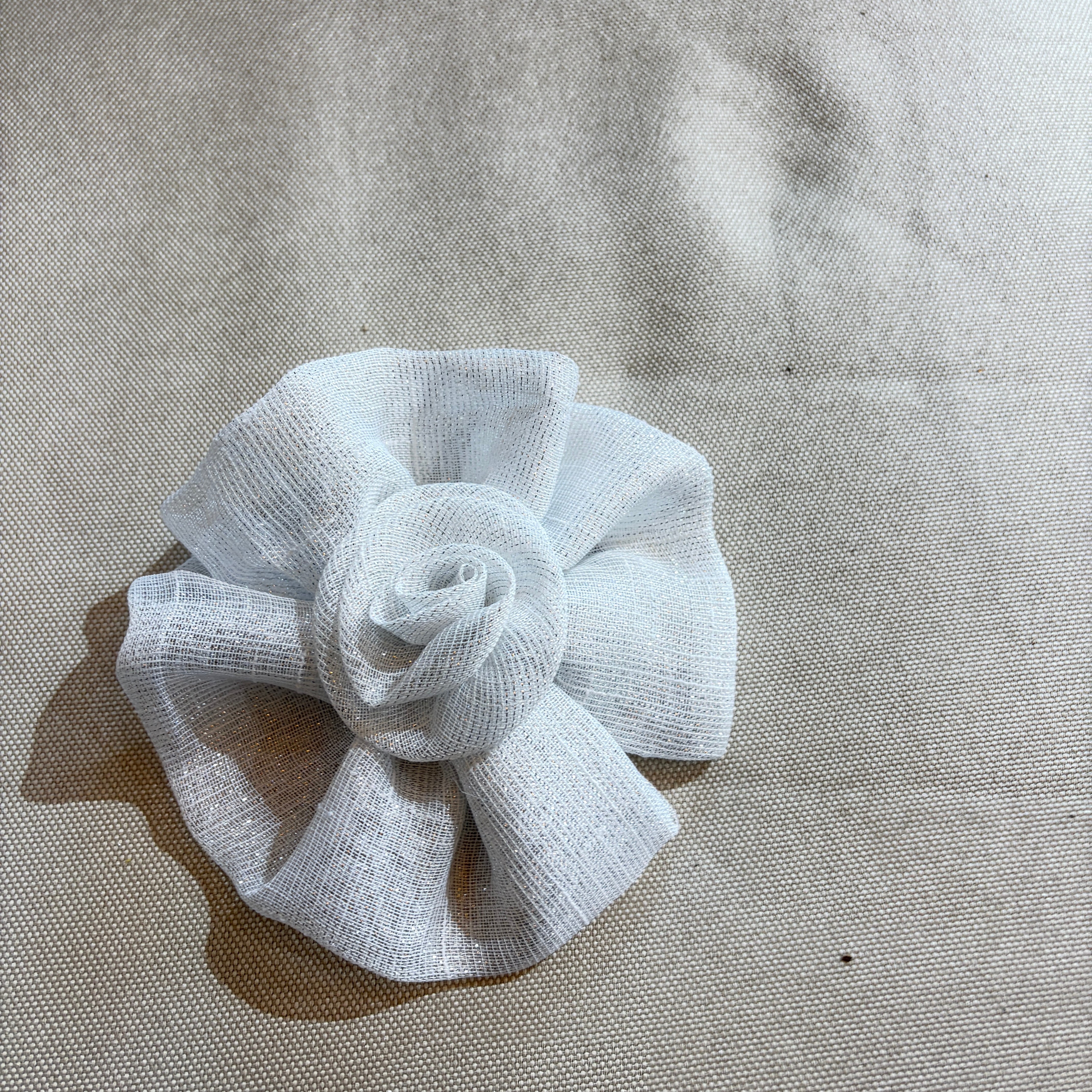 Pack 2 Amarras de Cortinas Flor de Lino Blanca con Dorado
